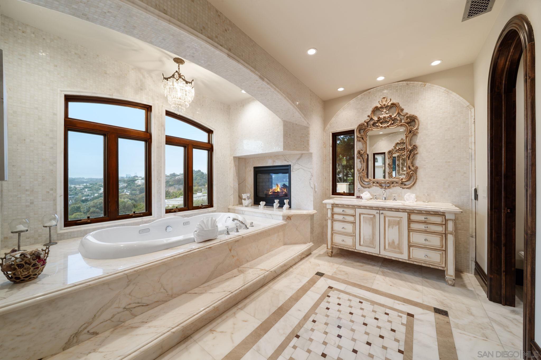 Detail Gallery Image 63 of 67 For 7853  via Capri, La Jolla,  CA 92037 - 6 Beds | 6 Baths