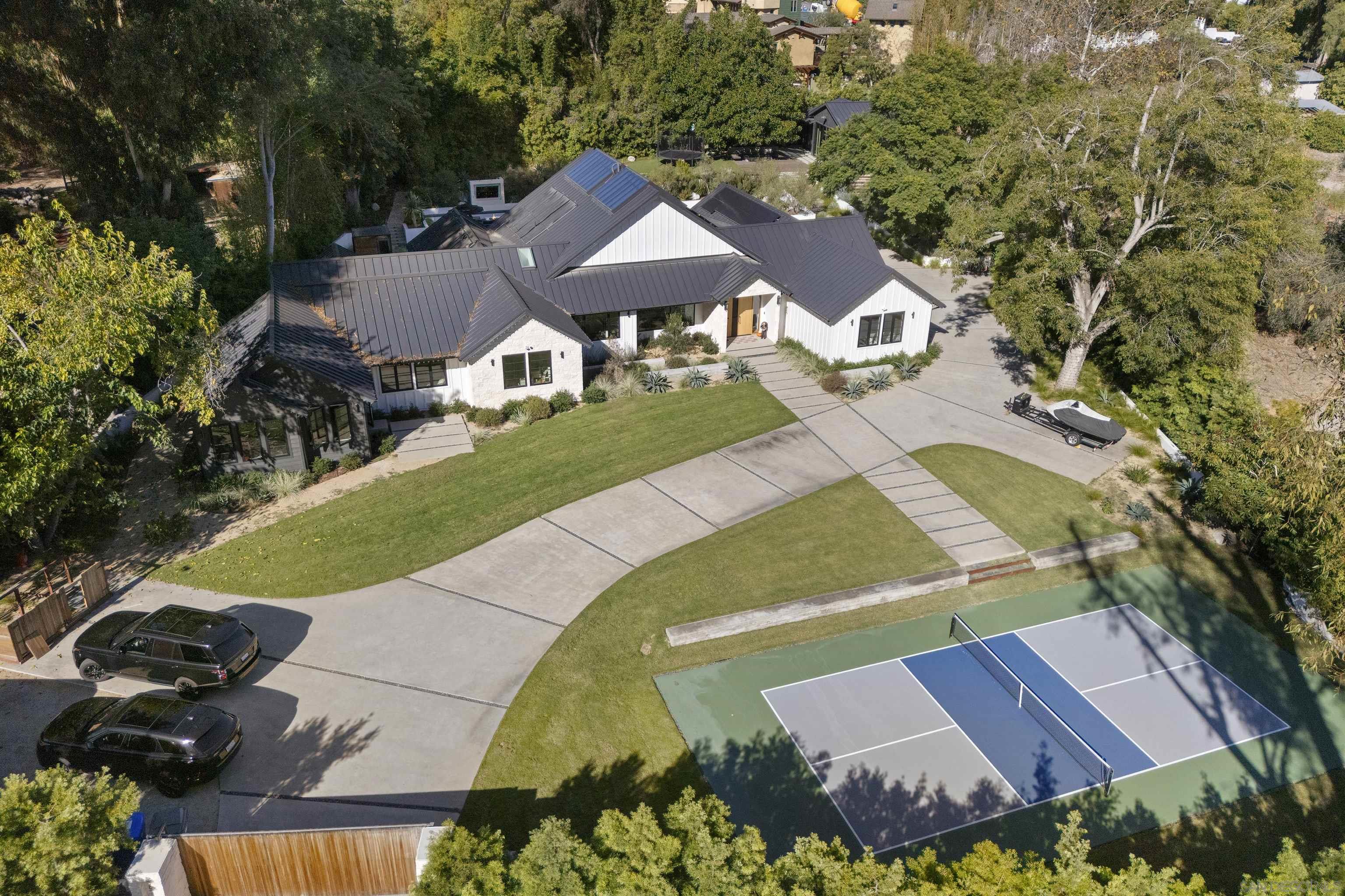 Detail Gallery Image 2 of 42 For 4874  Sun Valley Rd, Del Mar,  CA 92014 - 4 Beds | 4/1 Baths