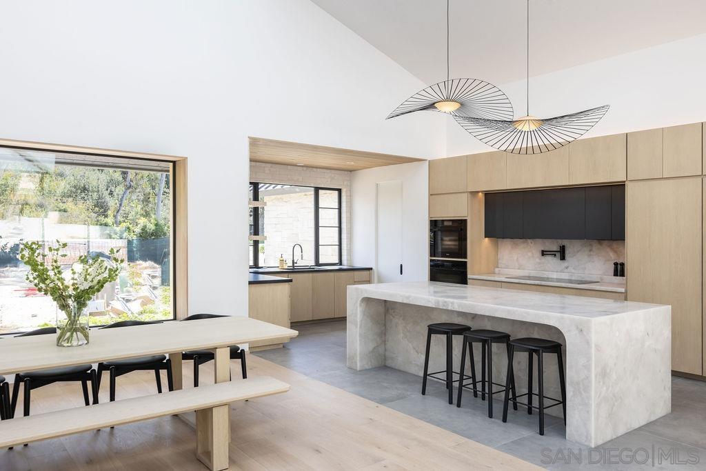 Detail Gallery Image 11 of 42 For 4874  Sun Valley Rd, Del Mar,  CA 92014 - 4 Beds | 4/1 Baths