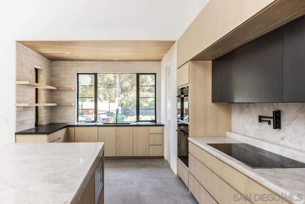 Detail Gallery Image 13 of 42 For 4874  Sun Valley Rd, Del Mar,  CA 92014 - 4 Beds | 4/1 Baths