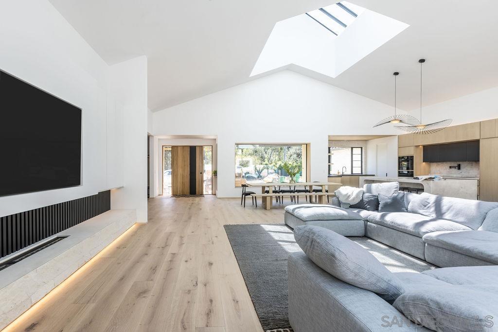 Detail Gallery Image 15 of 42 For 4874  Sun Valley Rd, Del Mar,  CA 92014 - 4 Beds | 4/1 Baths