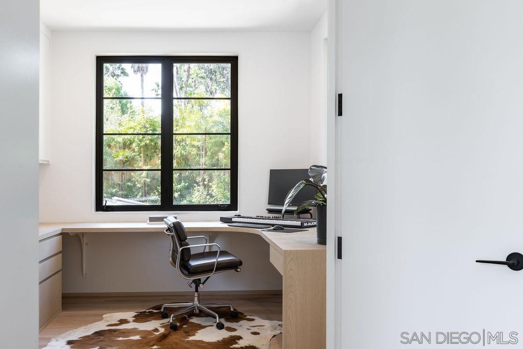 Detail Gallery Image 23 of 42 For 4874  Sun Valley Rd, Del Mar,  CA 92014 - 4 Beds | 4/1 Baths