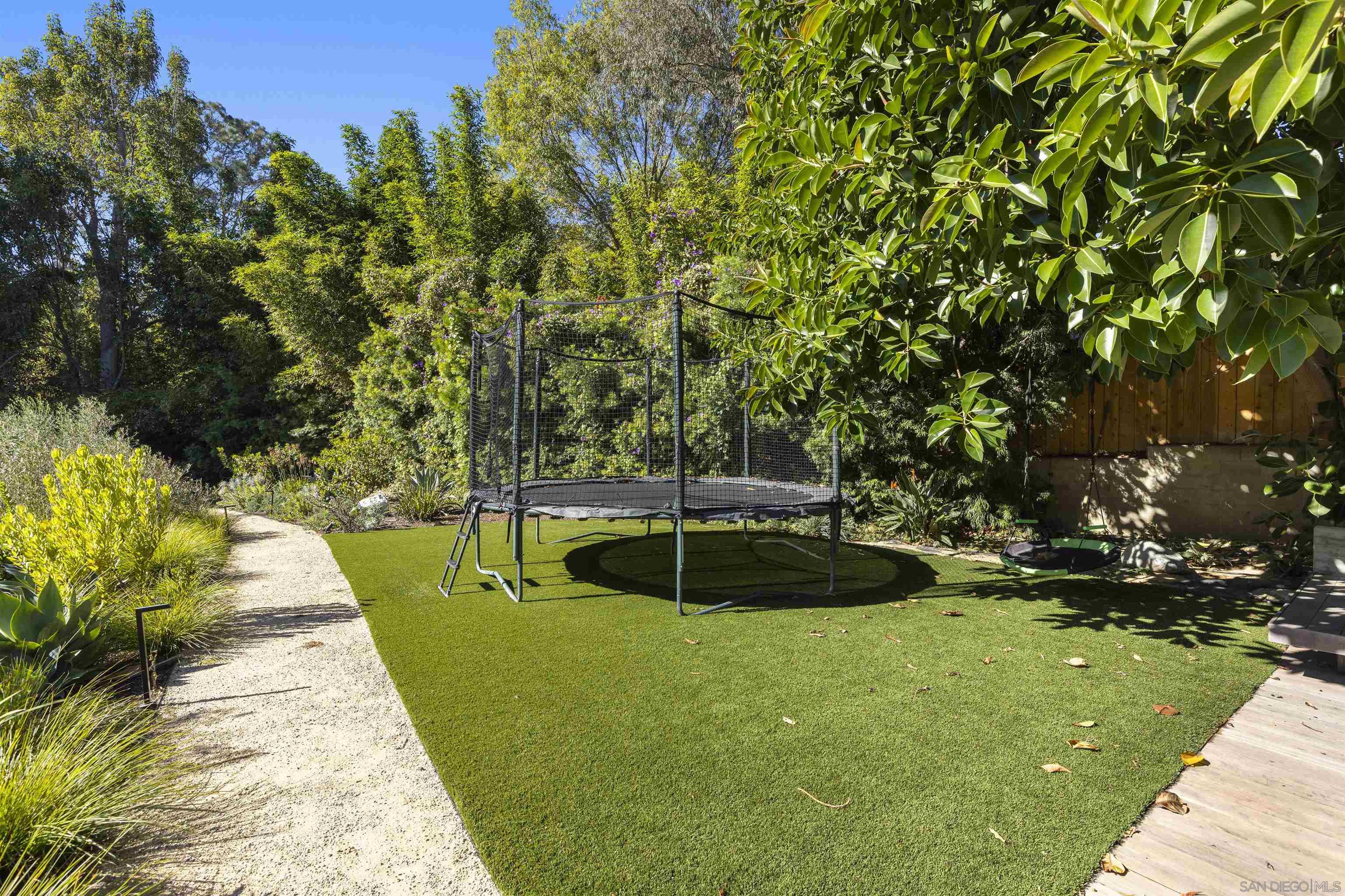 Detail Gallery Image 40 of 42 For 4874  Sun Valley Rd, Del Mar,  CA 92014 - 4 Beds | 4/1 Baths