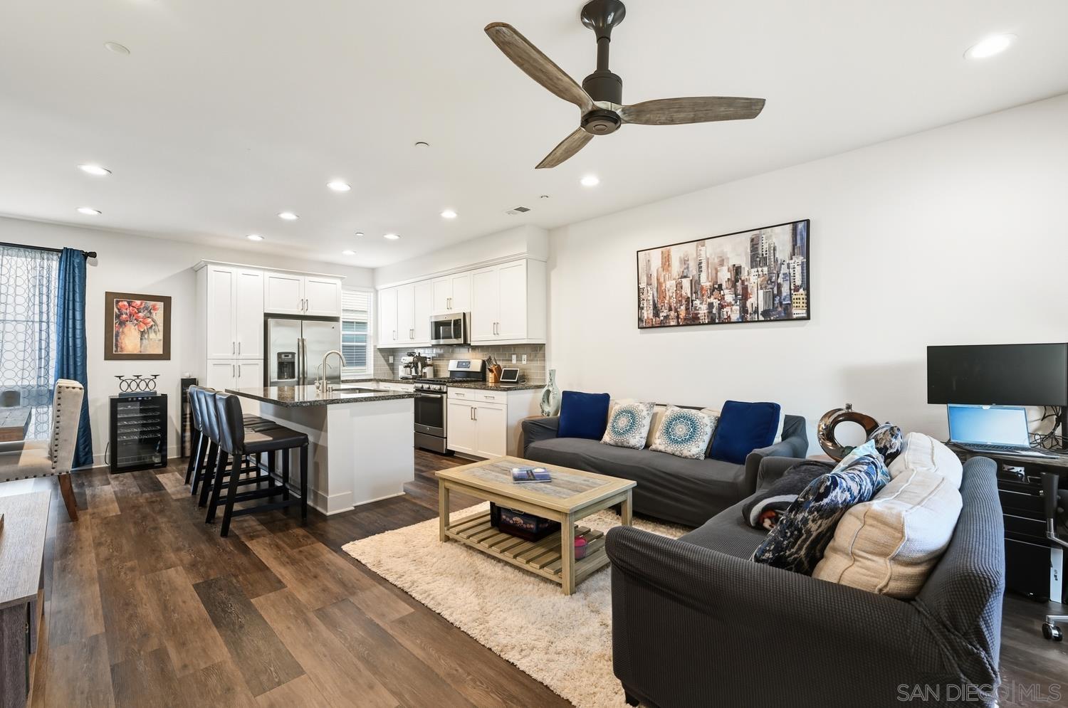 Detail Gallery Image 2 of 20 For 2225  Element Way  #2,  Chula Vista,  CA 91915 - 3 Beds | 2/1 Baths