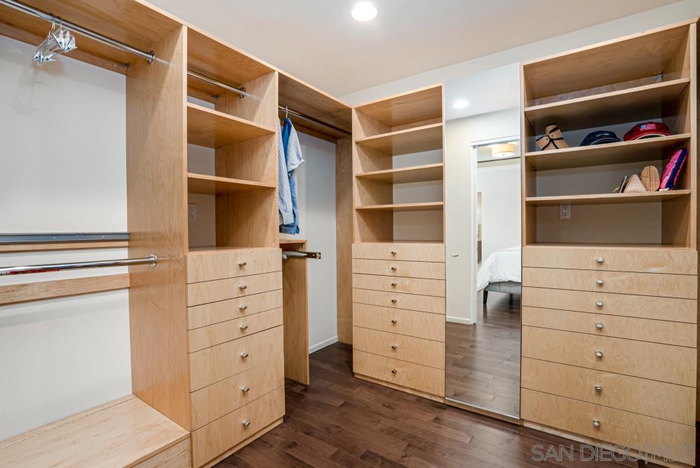 Detail Gallery Image 16 of 45 For 7967  Paseo Del Ocaso, La Jolla,  CA 92037 - 3 Beds | 2/1 Baths