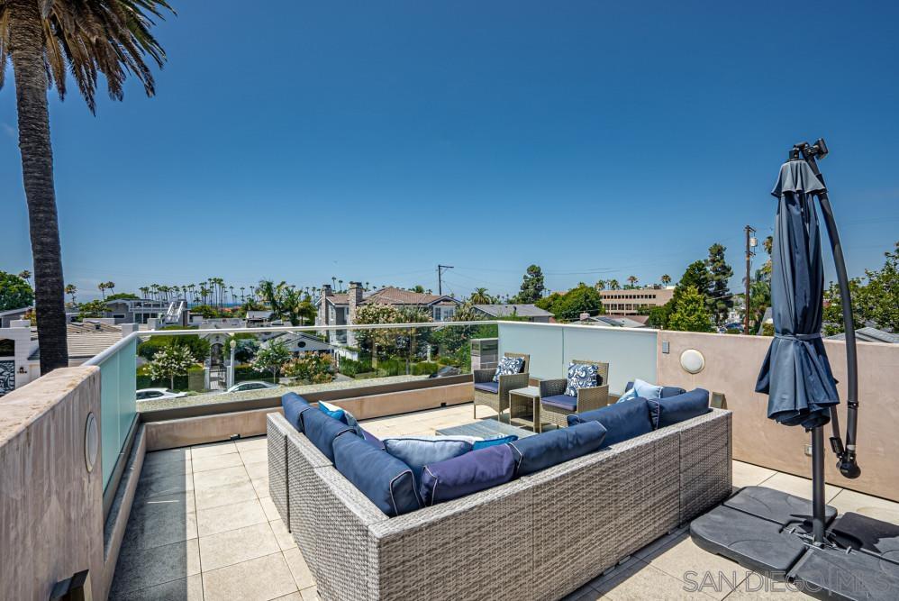 Detail Gallery Image 28 of 45 For 7967  Paseo Del Ocaso, La Jolla,  CA 92037 - 3 Beds | 2/1 Baths
