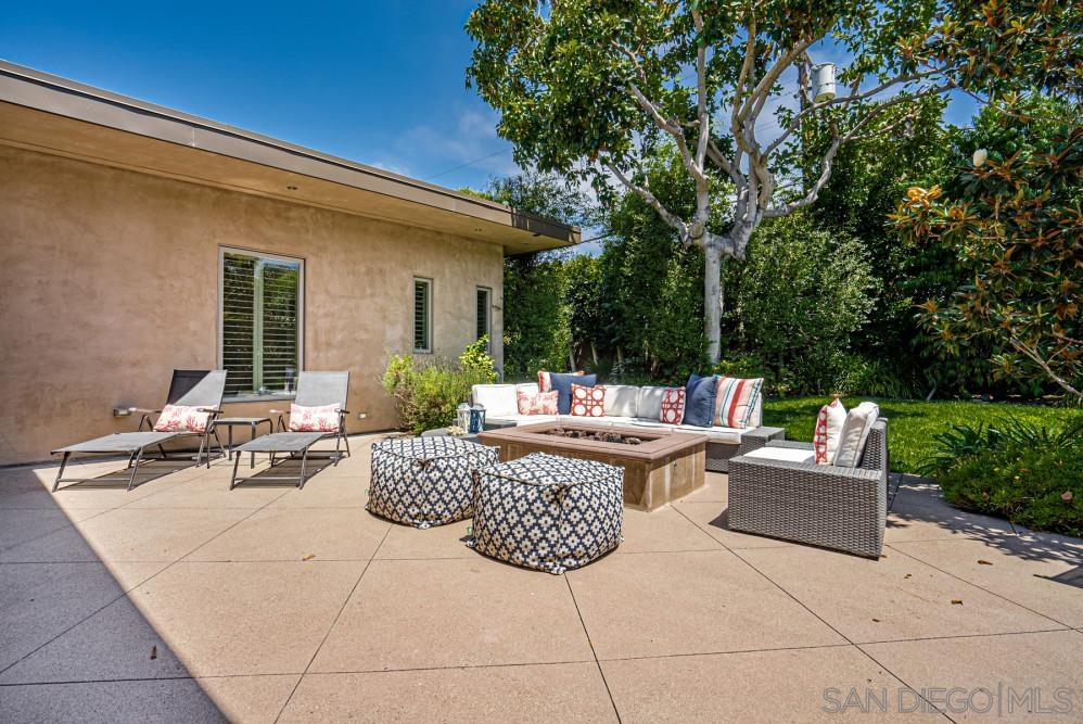 Detail Gallery Image 30 of 45 For 7967  Paseo Del Ocaso, La Jolla,  CA 92037 - 3 Beds | 2/1 Baths