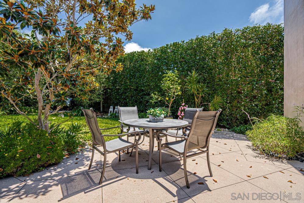 Detail Gallery Image 32 of 45 For 7967  Paseo Del Ocaso, La Jolla,  CA 92037 - 3 Beds | 2/1 Baths