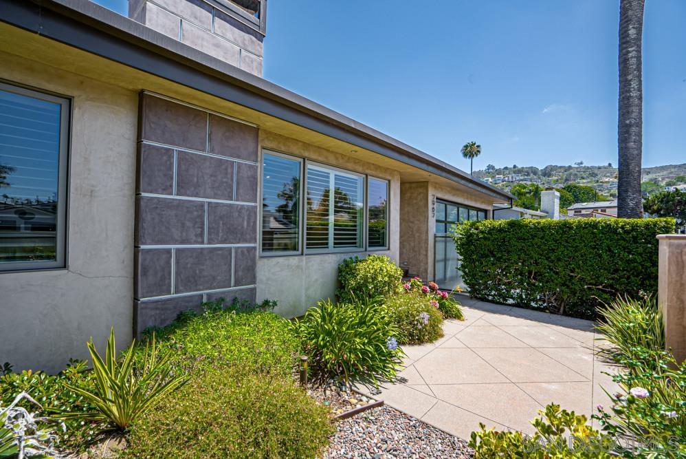 Detail Gallery Image 38 of 45 For 7967  Paseo Del Ocaso, La Jolla,  CA 92037 - 3 Beds | 2/1 Baths