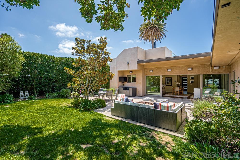 Detail Gallery Image 5 of 45 For 7967  Paseo Del Ocaso, La Jolla,  CA 92037 - 3 Beds | 2/1 Baths