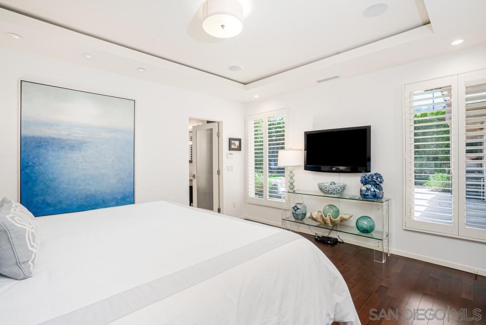 Detail Gallery Image 8 of 45 For 7967  Paseo Del Ocaso, La Jolla,  CA 92037 - 3 Beds | 2/1 Baths