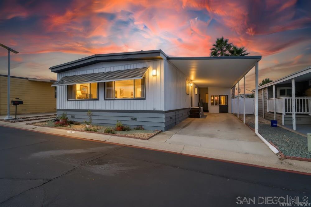 Front Image Thumbnail for SD250044008