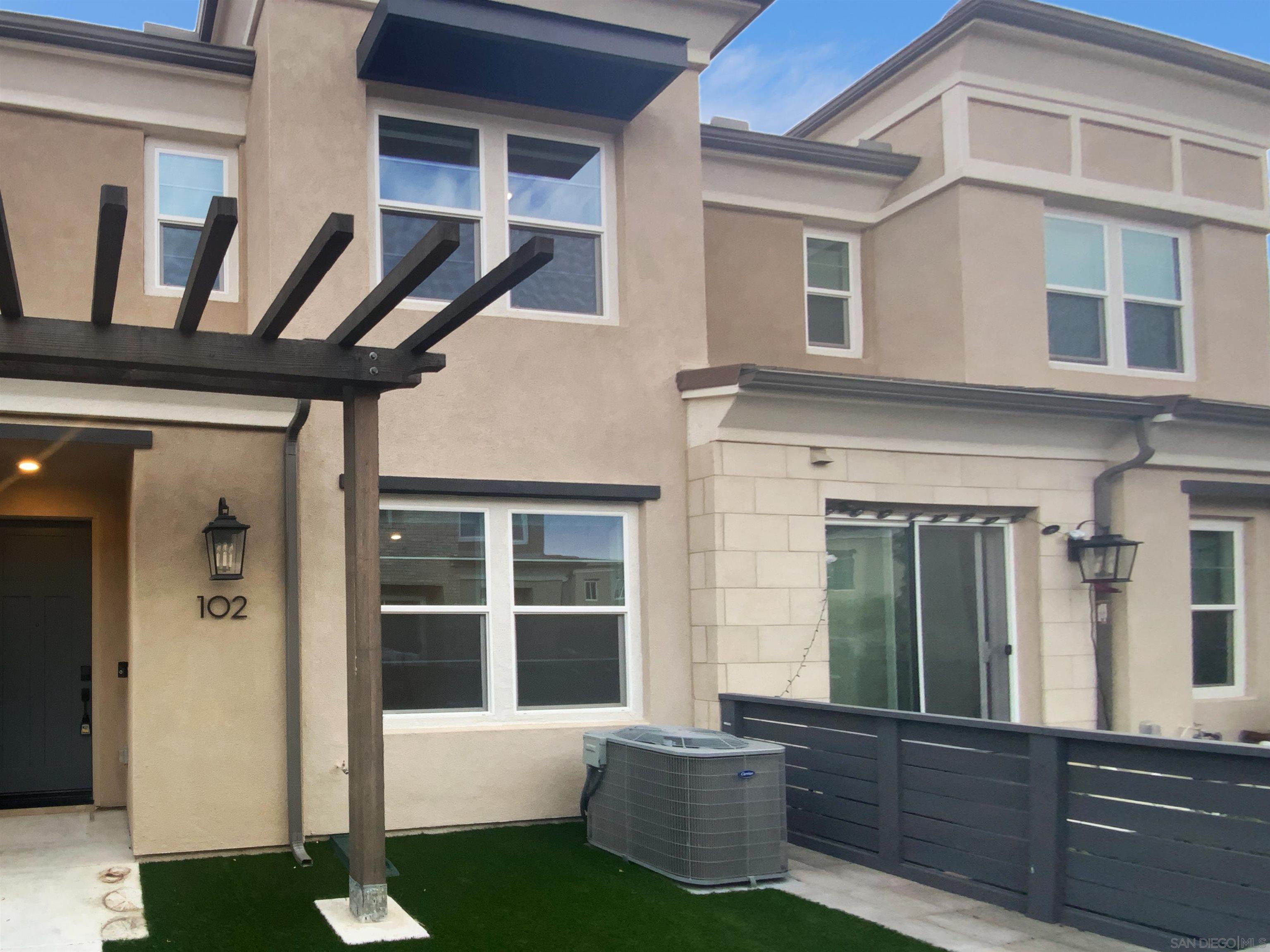 Front Image Thumbnail for SD250044009