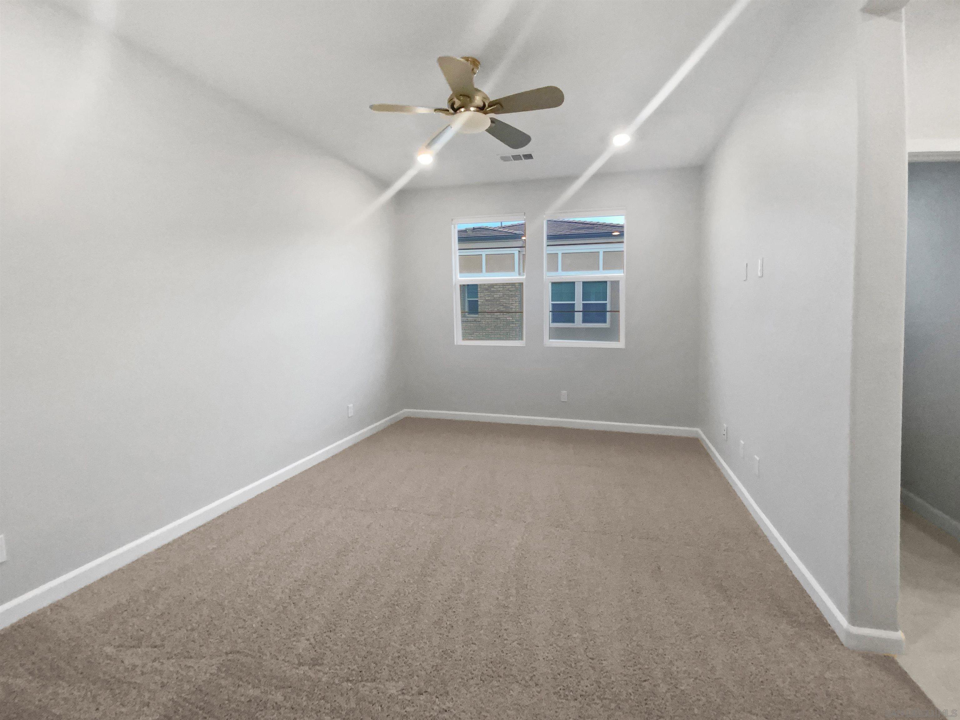 Detail Gallery Image 11 of 21 For 1206  Sunrise Vw  #102,  San Marcos,  CA 92078 - 3 Beds | 2/1 Baths