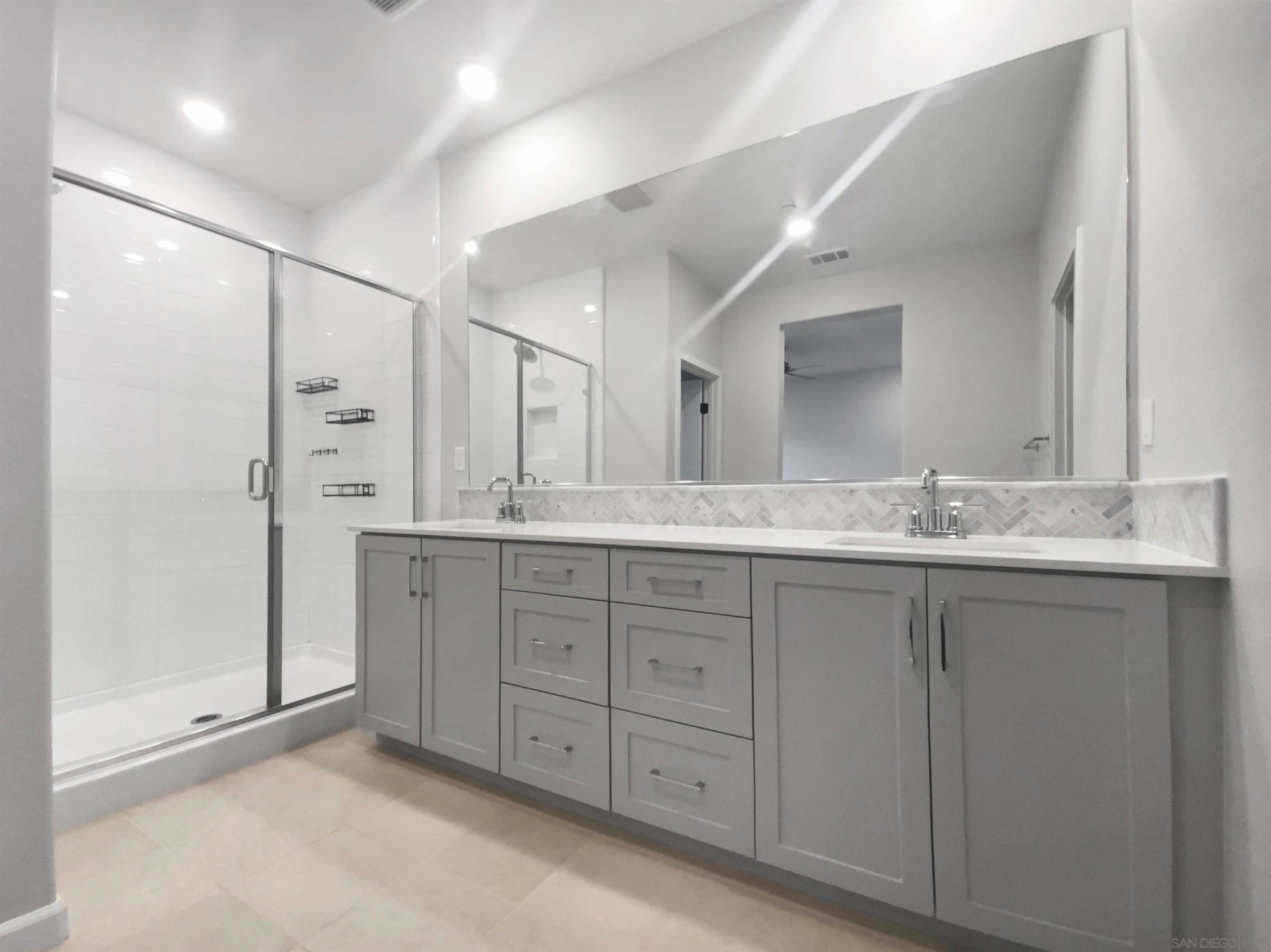 Detail Gallery Image 5 of 21 For 1206  Sunrise Vw  #102,  San Marcos,  CA 92078 - 3 Beds | 2/1 Baths