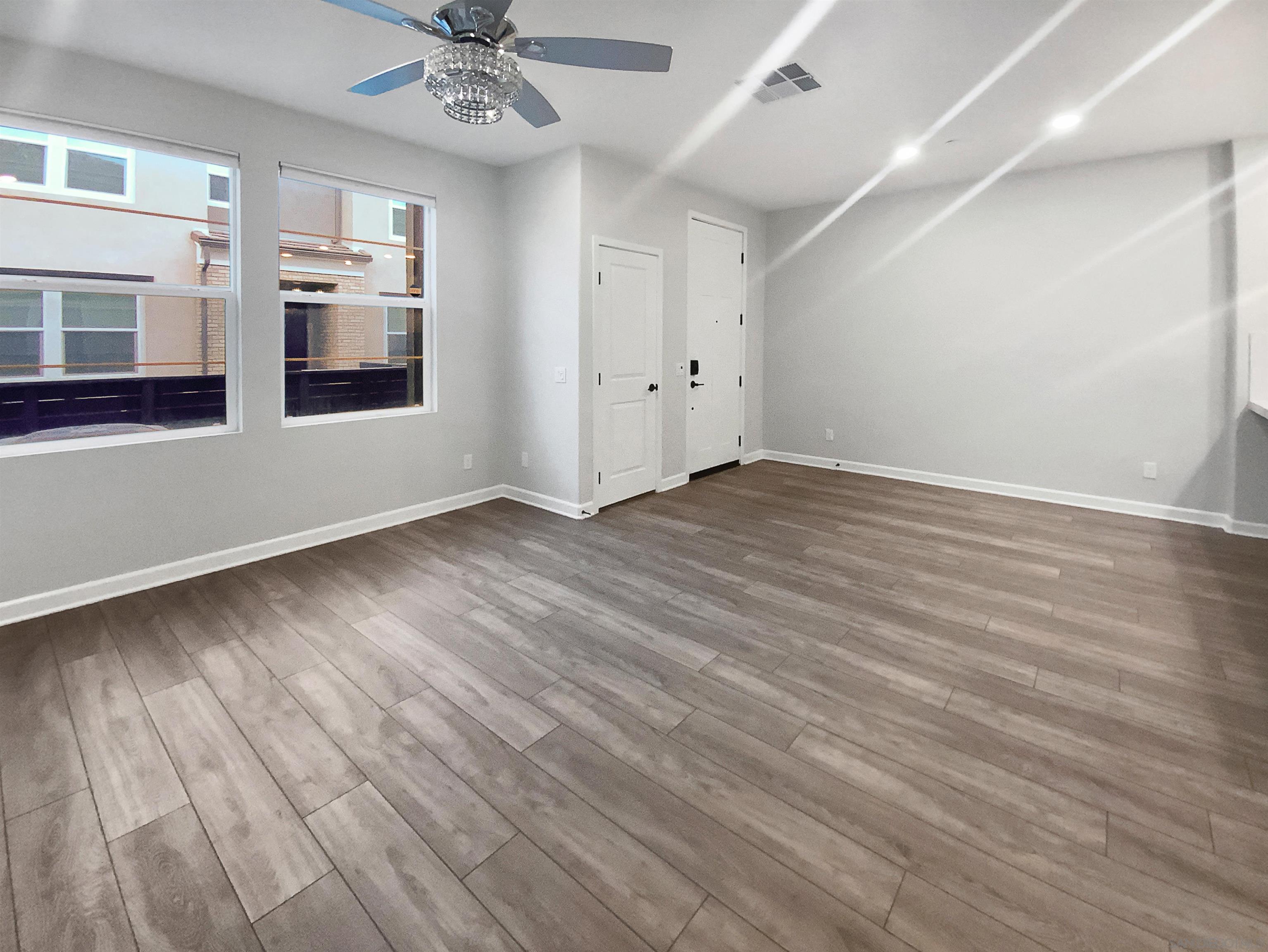 Detail Gallery Image 8 of 21 For 1206  Sunrise Vw  #102,  San Marcos,  CA 92078 - 3 Beds | 2/1 Baths