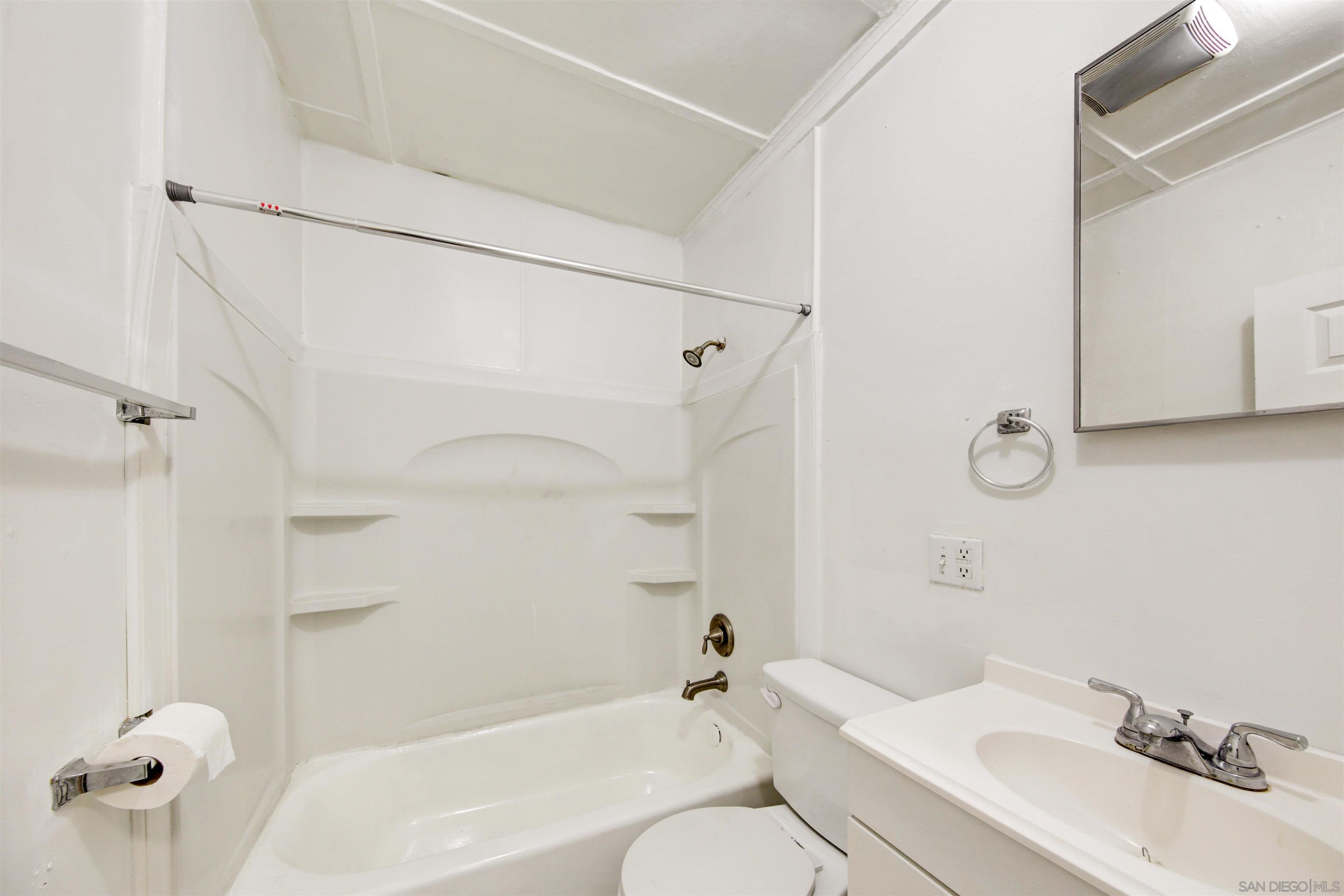 Detail Gallery Image 12 of 42 For 4221-23  Dwight St., San Diego,  CA 92105 - – Beds | – Baths