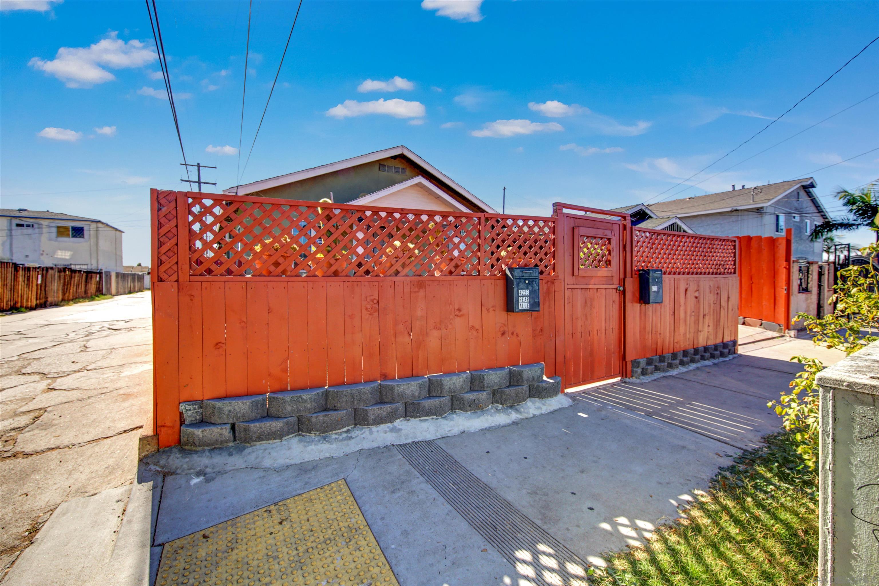 Detail Gallery Image 4 of 42 For 4221-23  Dwight St., San Diego,  CA 92105 - – Beds | – Baths