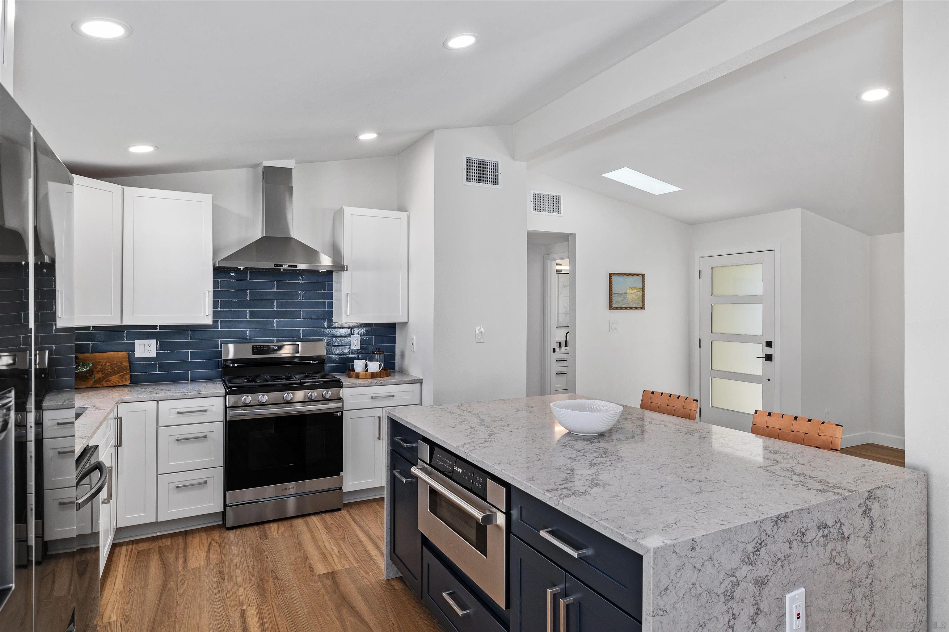 Detail Gallery Image 13 of 43 For 5284  Winthrop St, San Diego,  CA 92117 - 3 Beds | 2 Baths