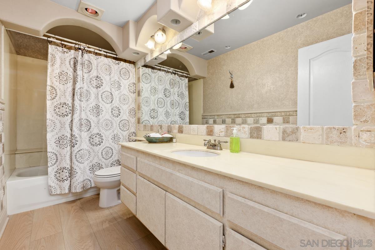 Detail Gallery Image 17 of 33 For 1672  Olympus Loop Dr, Vista,  CA 92081 - 3 Beds | 2 Baths