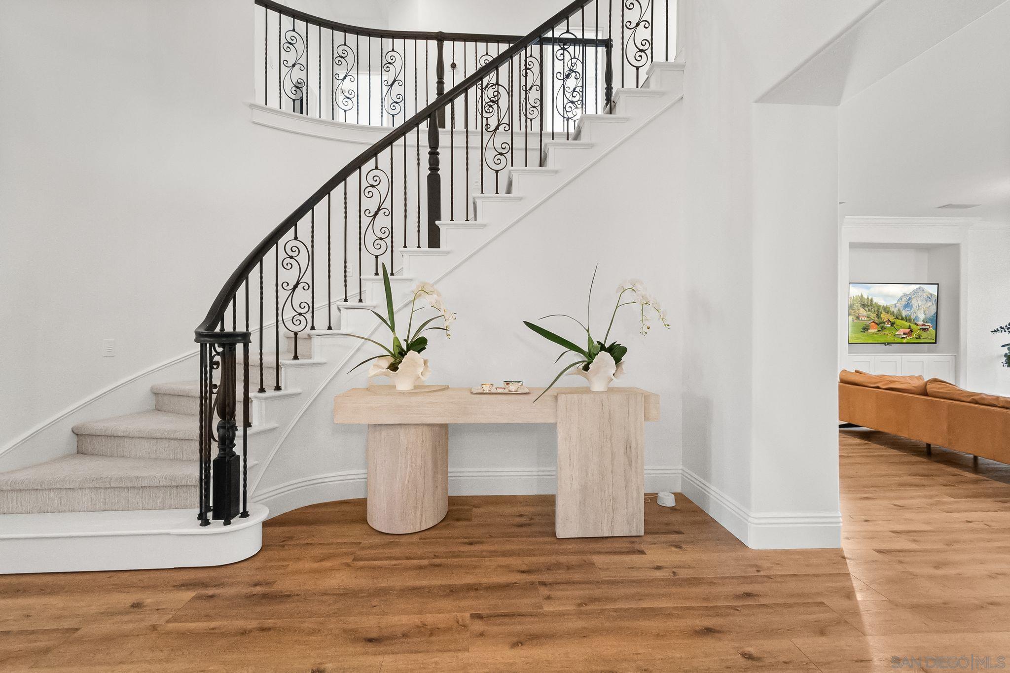 Detail Gallery Image 14 of 73 For 13092  Harwick Lane, San Diego,  CA 92130 - 6 Beds | 5 Baths