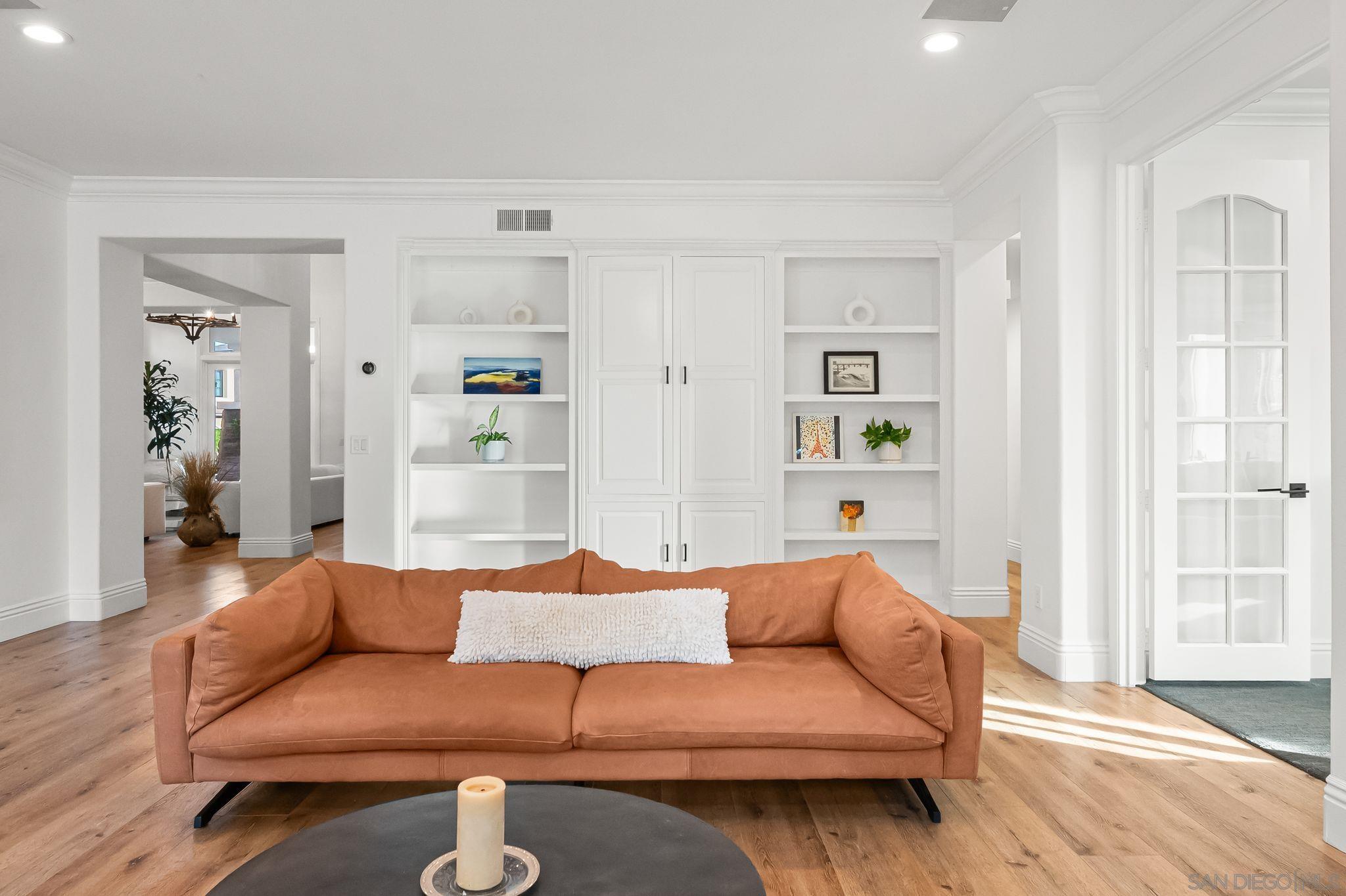 Detail Gallery Image 17 of 73 For 13092  Harwick Lane, San Diego,  CA 92130 - 6 Beds | 5 Baths