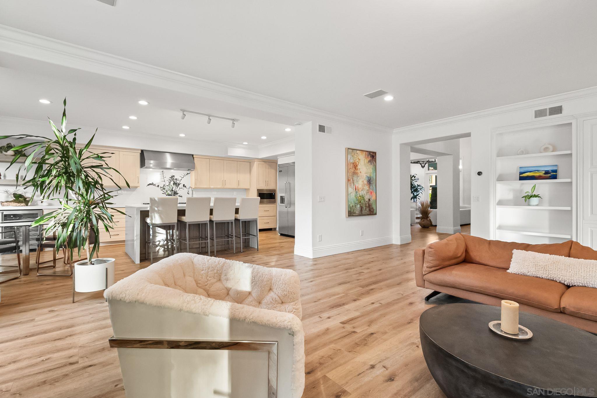 Detail Gallery Image 18 of 73 For 13092  Harwick Lane, San Diego,  CA 92130 - 6 Beds | 5 Baths