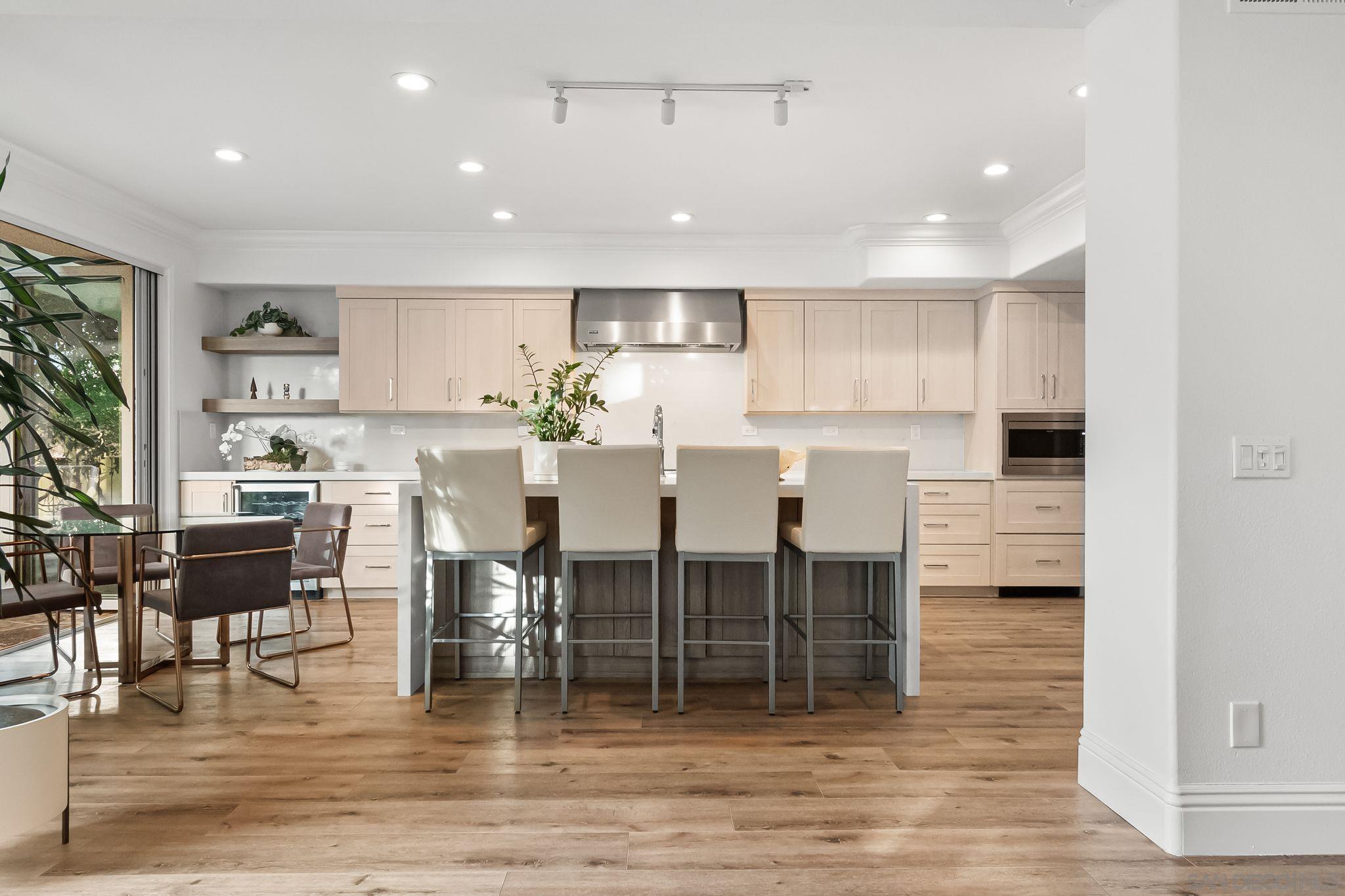 Detail Gallery Image 20 of 73 For 13092  Harwick Lane, San Diego,  CA 92130 - 6 Beds | 5 Baths