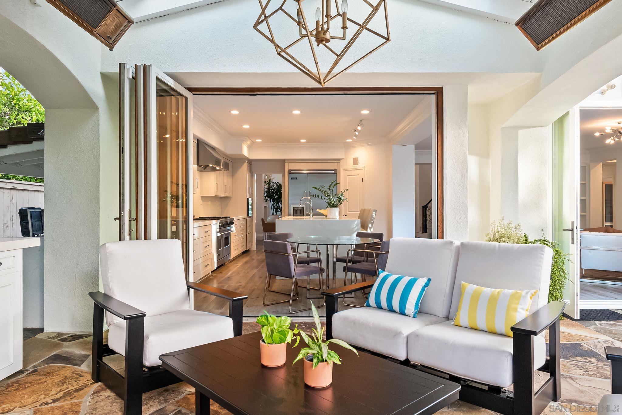 Detail Gallery Image 21 of 73 For 13092  Harwick Lane, San Diego,  CA 92130 - 6 Beds | 5 Baths