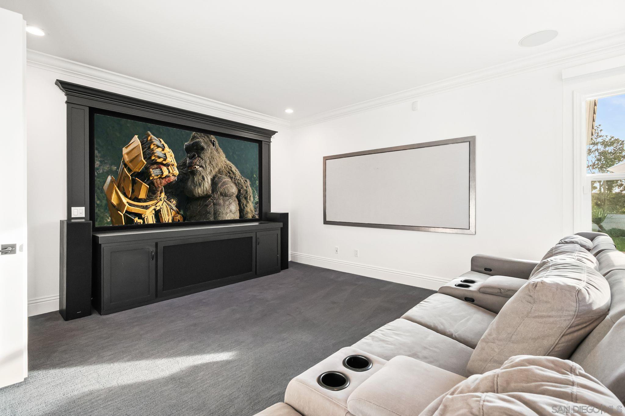 Detail Gallery Image 24 of 73 For 13092  Harwick Lane, San Diego,  CA 92130 - 6 Beds | 5 Baths