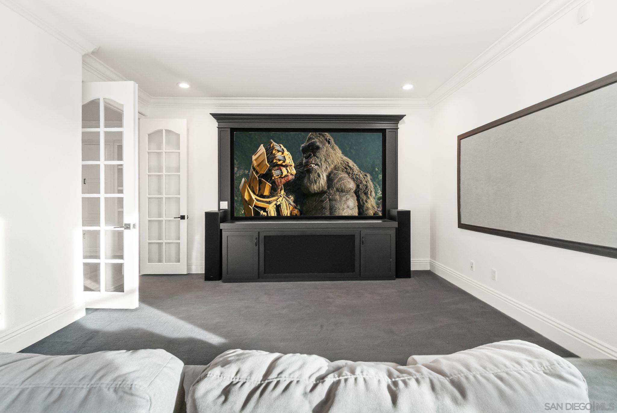 Detail Gallery Image 25 of 73 For 13092  Harwick Lane, San Diego,  CA 92130 - 6 Beds | 5 Baths