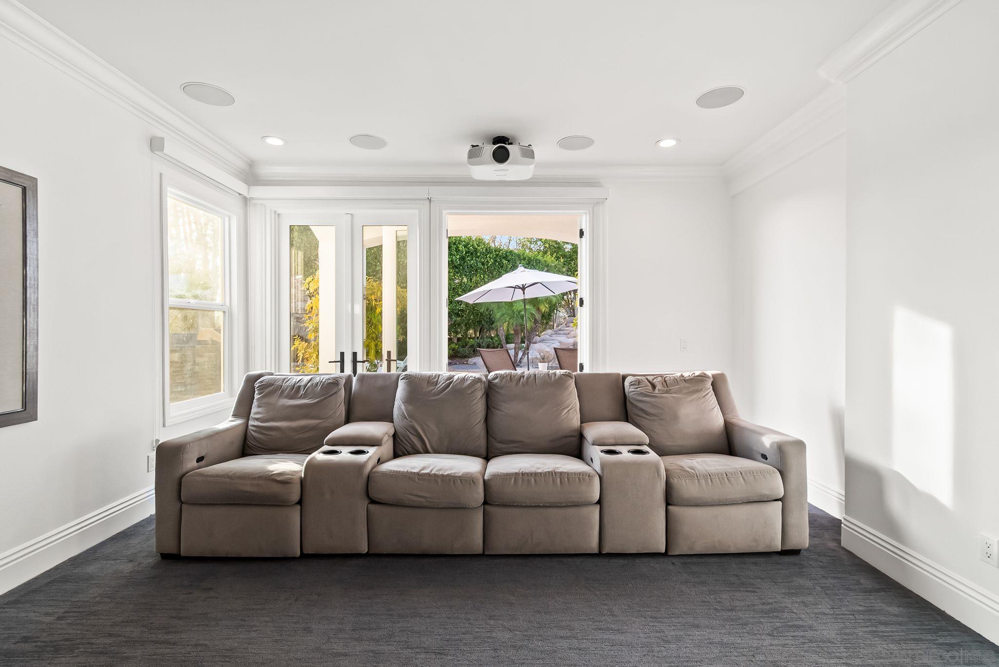 Detail Gallery Image 26 of 73 For 13092  Harwick Lane, San Diego,  CA 92130 - 6 Beds | 5 Baths