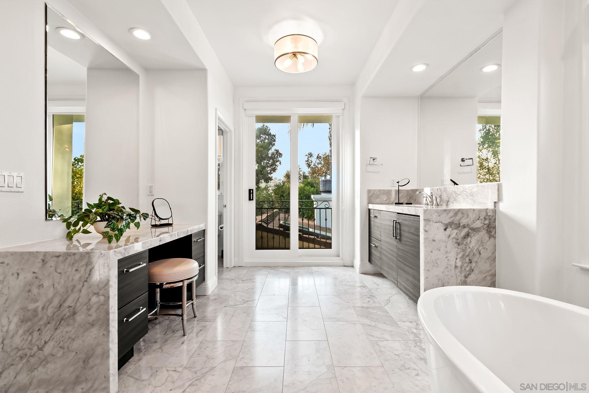 Detail Gallery Image 30 of 73 For 13092  Harwick Lane, San Diego,  CA 92130 - 6 Beds | 5 Baths