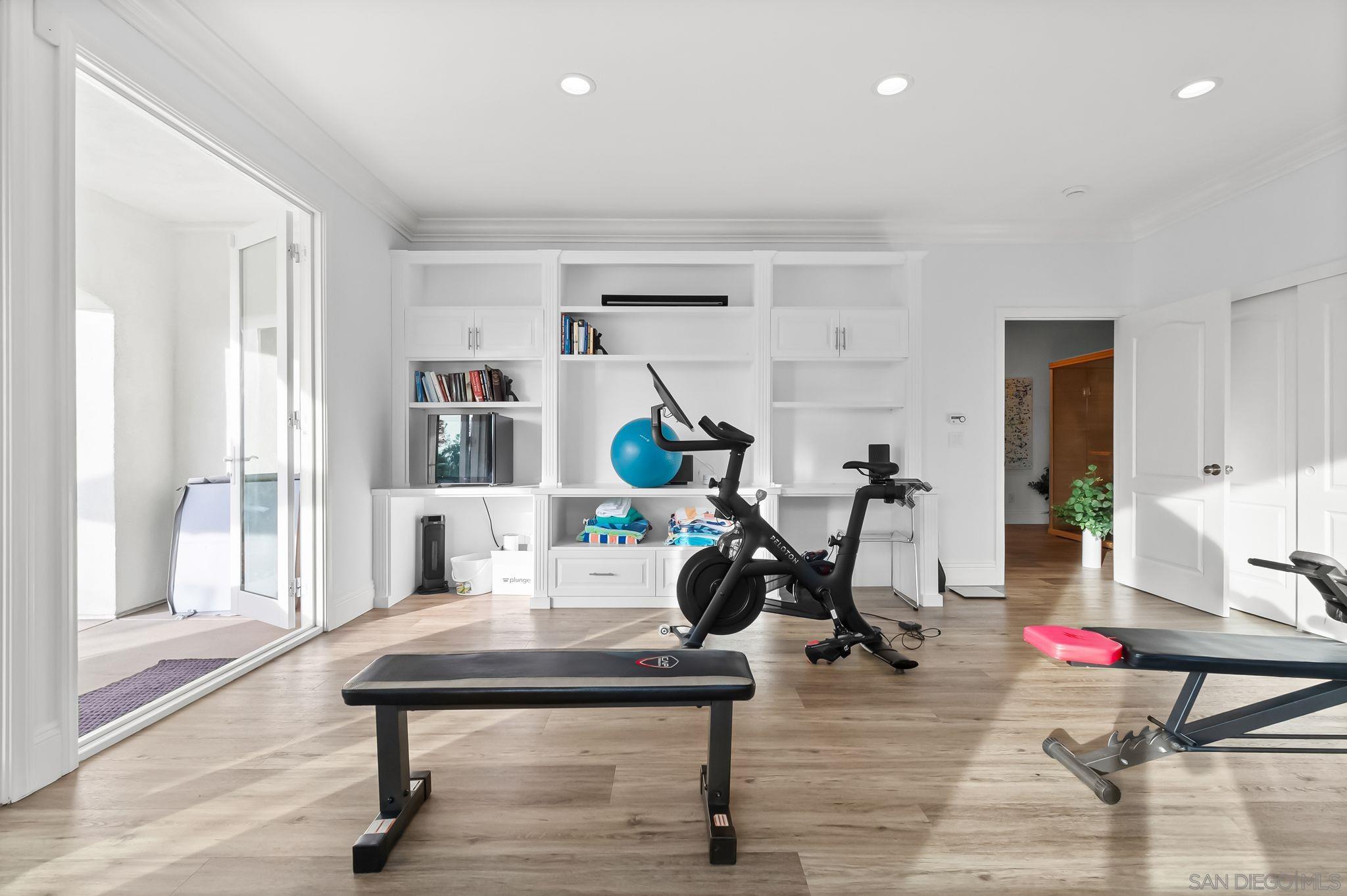 Detail Gallery Image 38 of 73 For 13092  Harwick Lane, San Diego,  CA 92130 - 6 Beds | 5 Baths