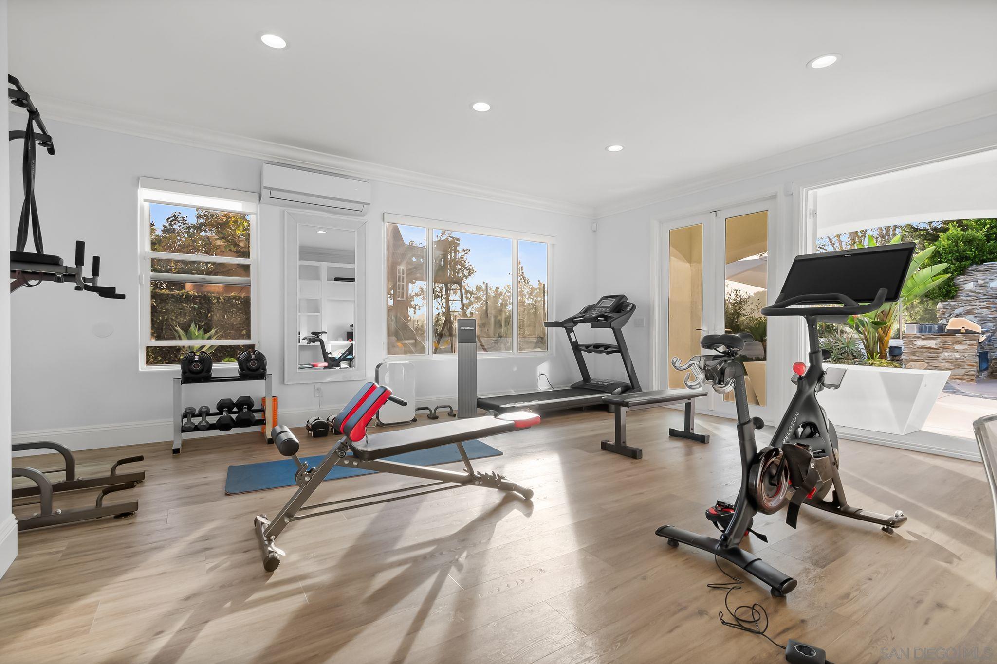 Detail Gallery Image 39 of 73 For 13092  Harwick Lane, San Diego,  CA 92130 - 6 Beds | 5 Baths