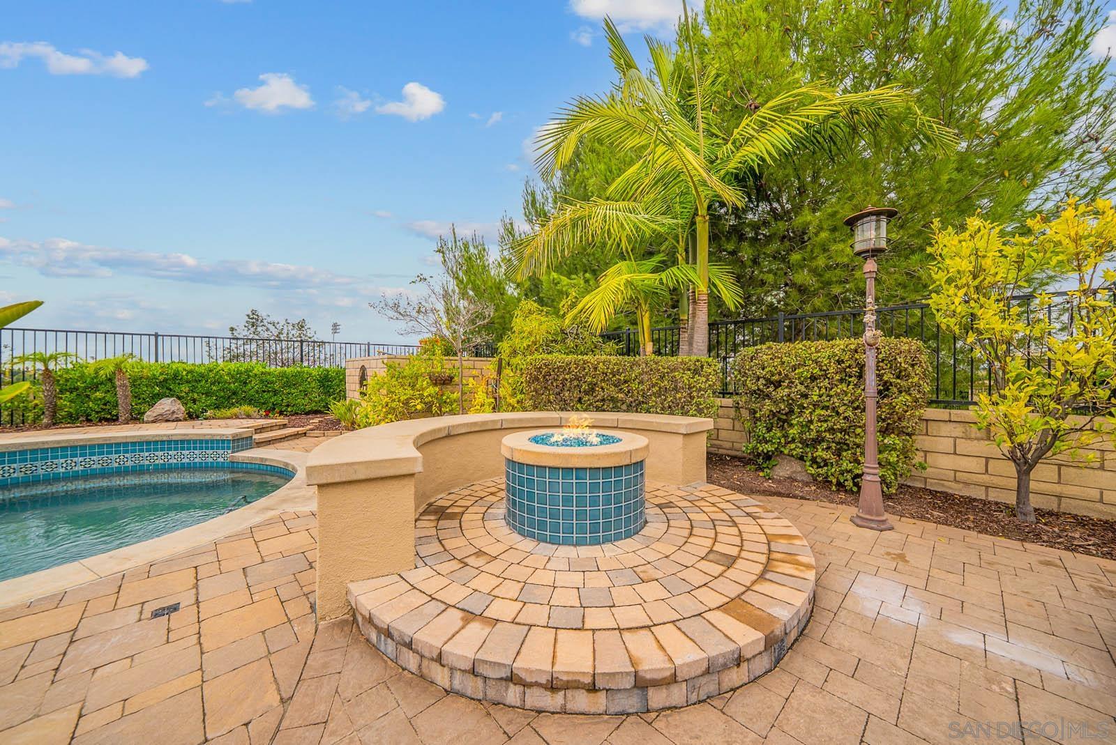 Detail Gallery Image 7 of 50 For 542  Adobe Estates Dr, Vista,  CA 92083 - 4 Beds | 2/1 Baths