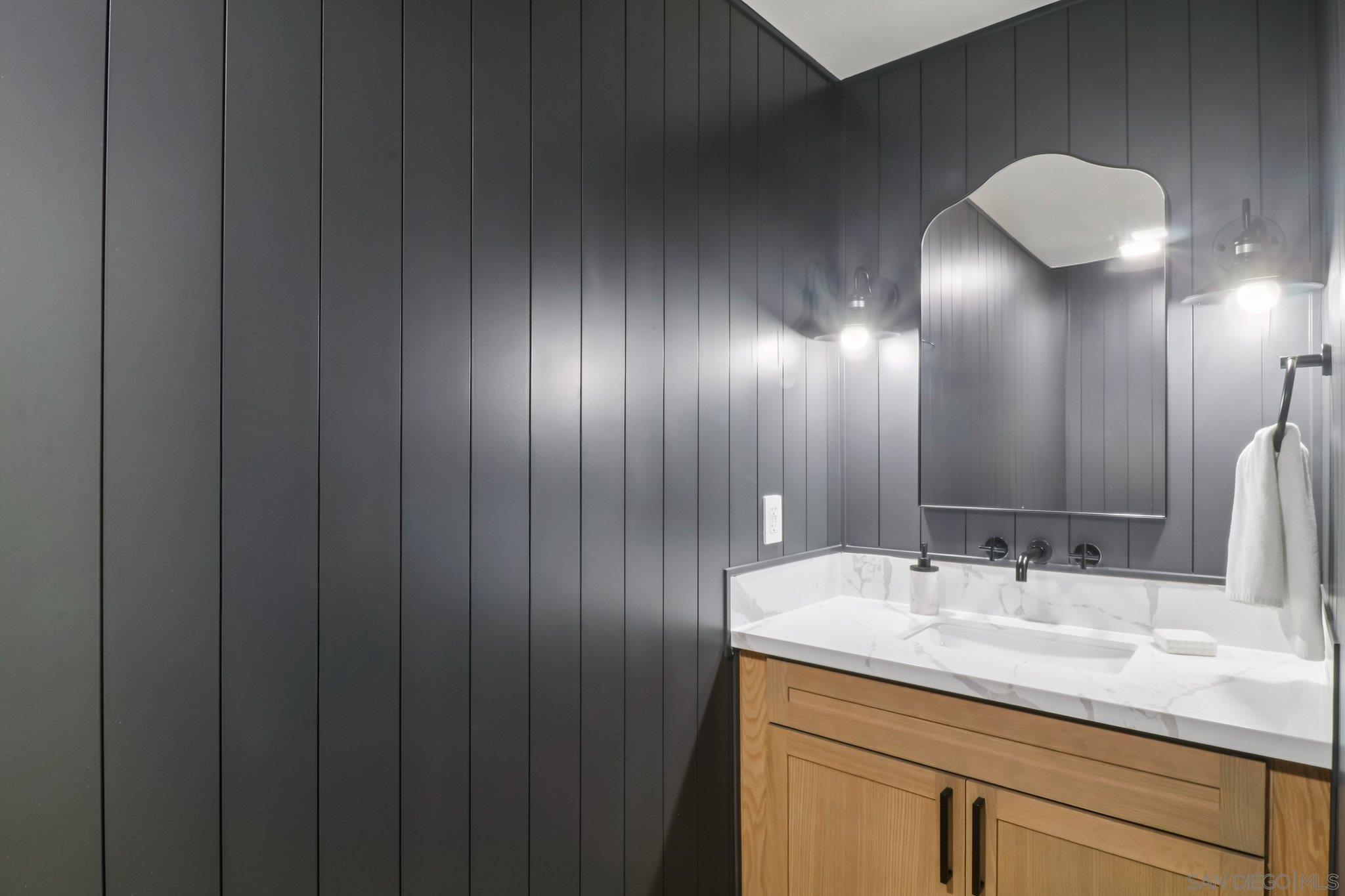 Detail Gallery Image 14 of 35 For 1047  Sangamon, Spring Valley,  CA 91977 - 6 Beds | 4/1 Baths