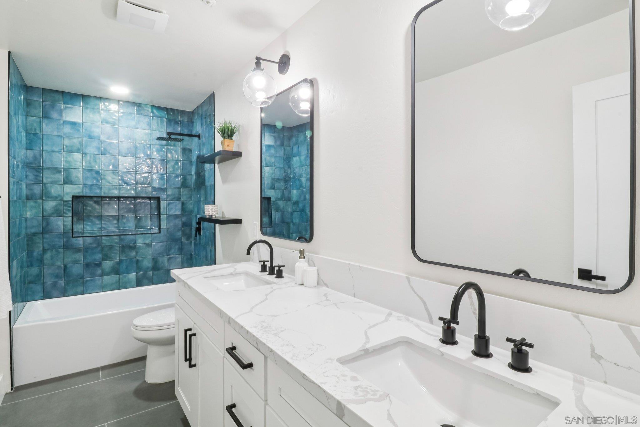 Detail Gallery Image 15 of 35 For 1047  Sangamon, Spring Valley,  CA 91977 - 6 Beds | 4/1 Baths