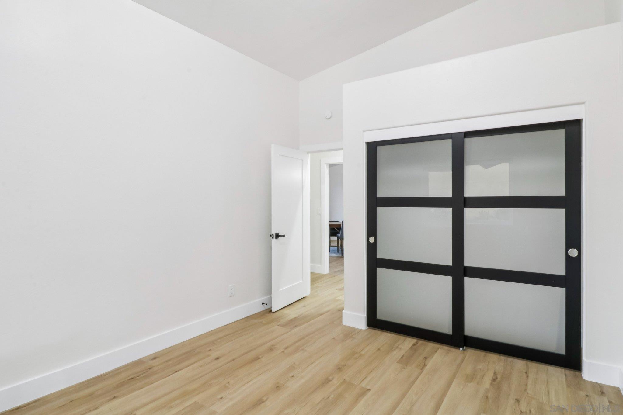 Detail Gallery Image 18 of 35 For 1047  Sangamon, Spring Valley,  CA 91977 - 6 Beds | 4/1 Baths