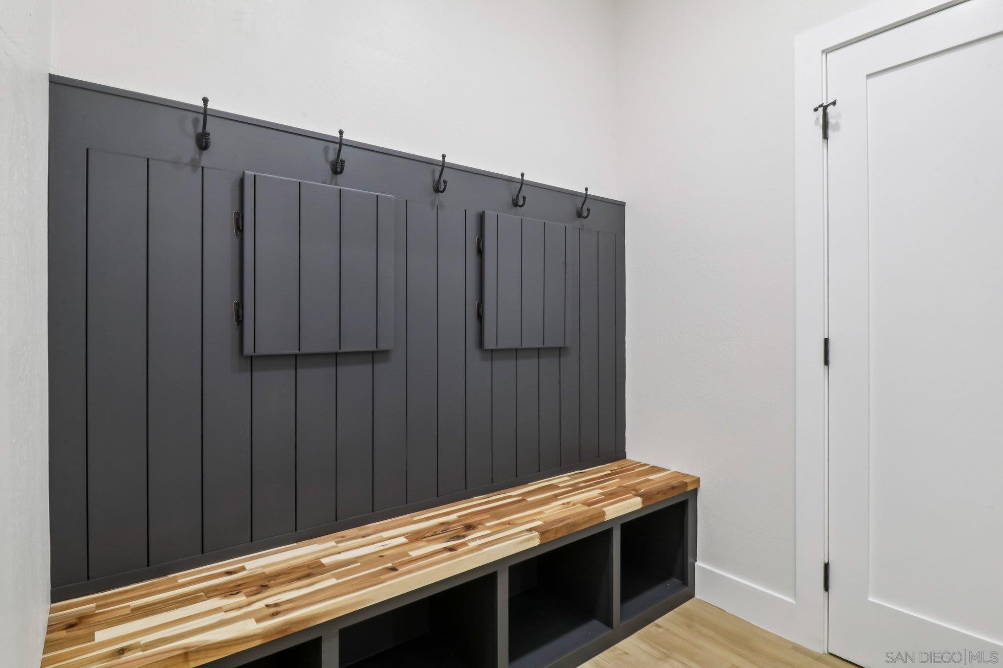 Detail Gallery Image 20 of 35 For 1047  Sangamon, Spring Valley,  CA 91977 - 6 Beds | 4/1 Baths