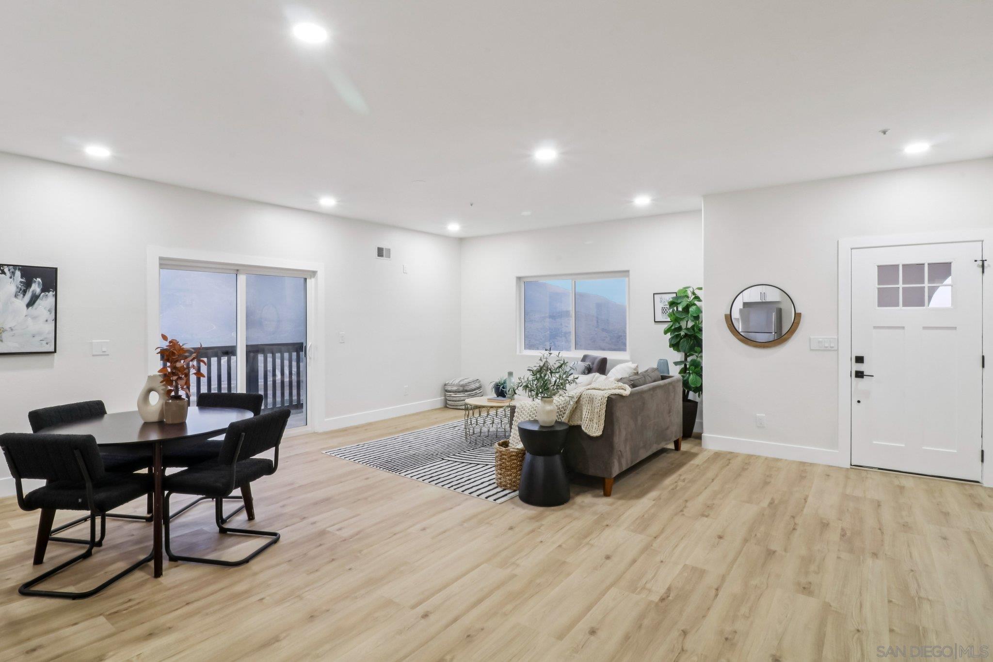 Detail Gallery Image 23 of 35 For 1047  Sangamon, Spring Valley,  CA 91977 - 6 Beds | 4/1 Baths