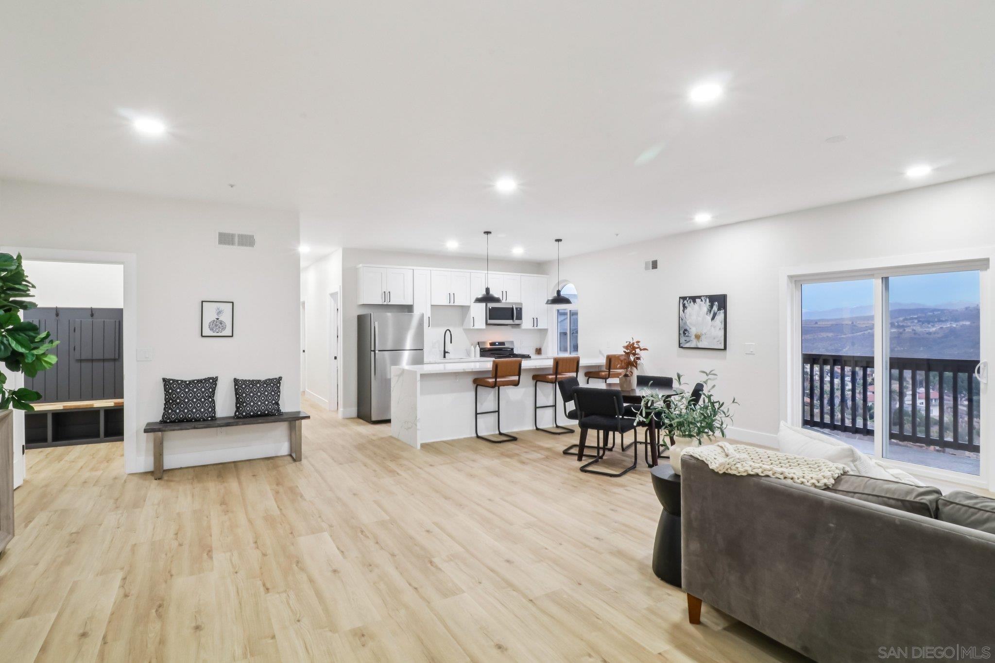 Detail Gallery Image 24 of 35 For 1047  Sangamon, Spring Valley,  CA 91977 - 6 Beds | 4/1 Baths