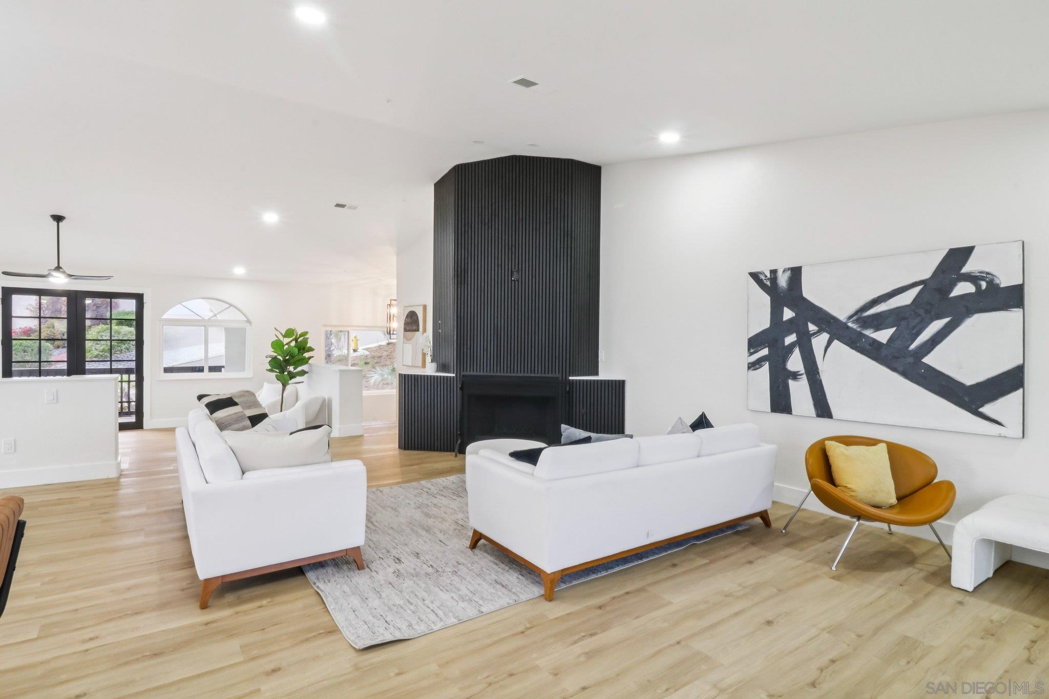 Detail Gallery Image 7 of 35 For 1047  Sangamon, Spring Valley,  CA 91977 - 6 Beds | 4/1 Baths