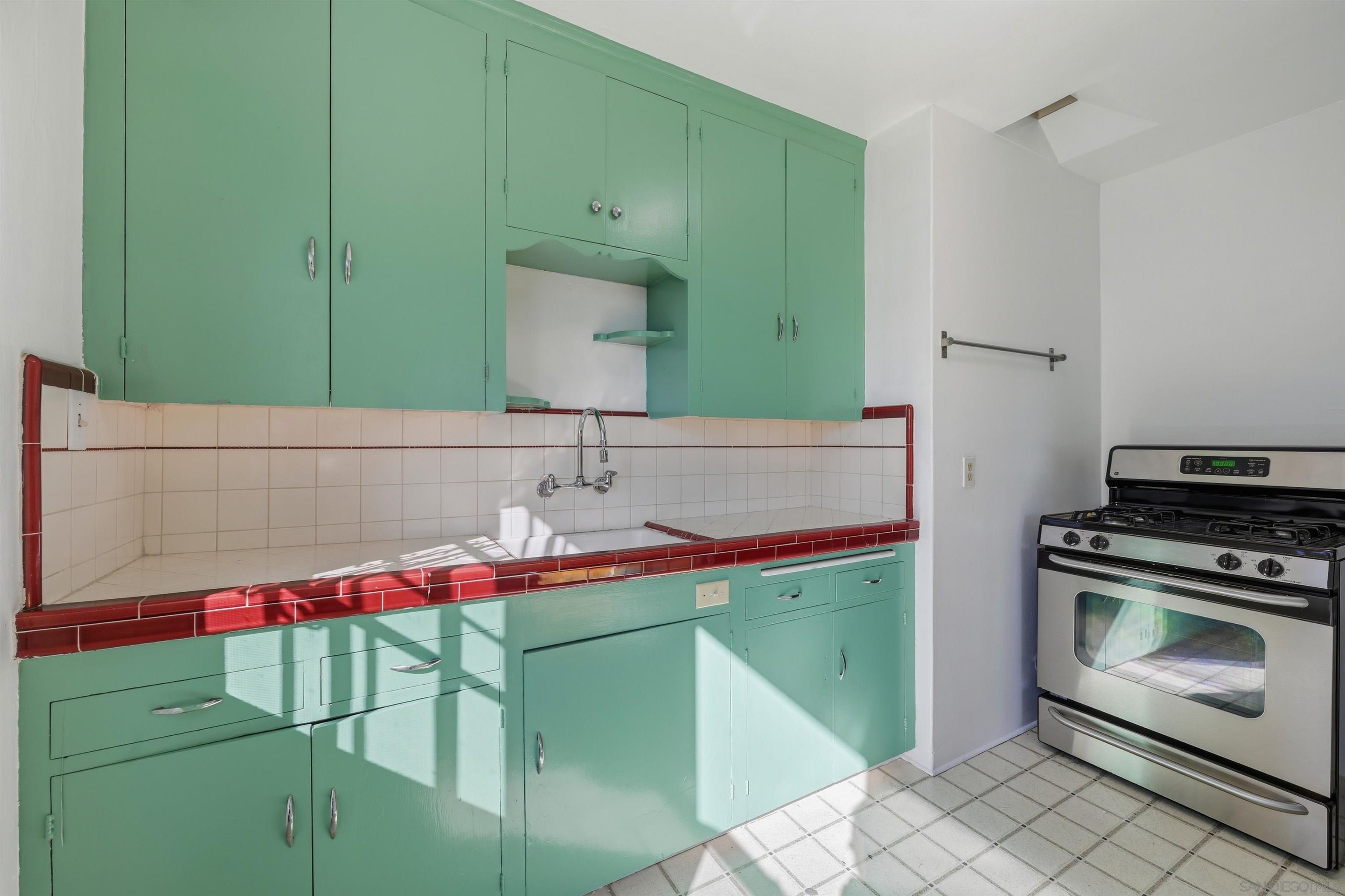 Detail Gallery Image 12 of 20 For 711 W Pennsylvania Avenue, San Diego,  CA 92103 - – Beds | – Baths