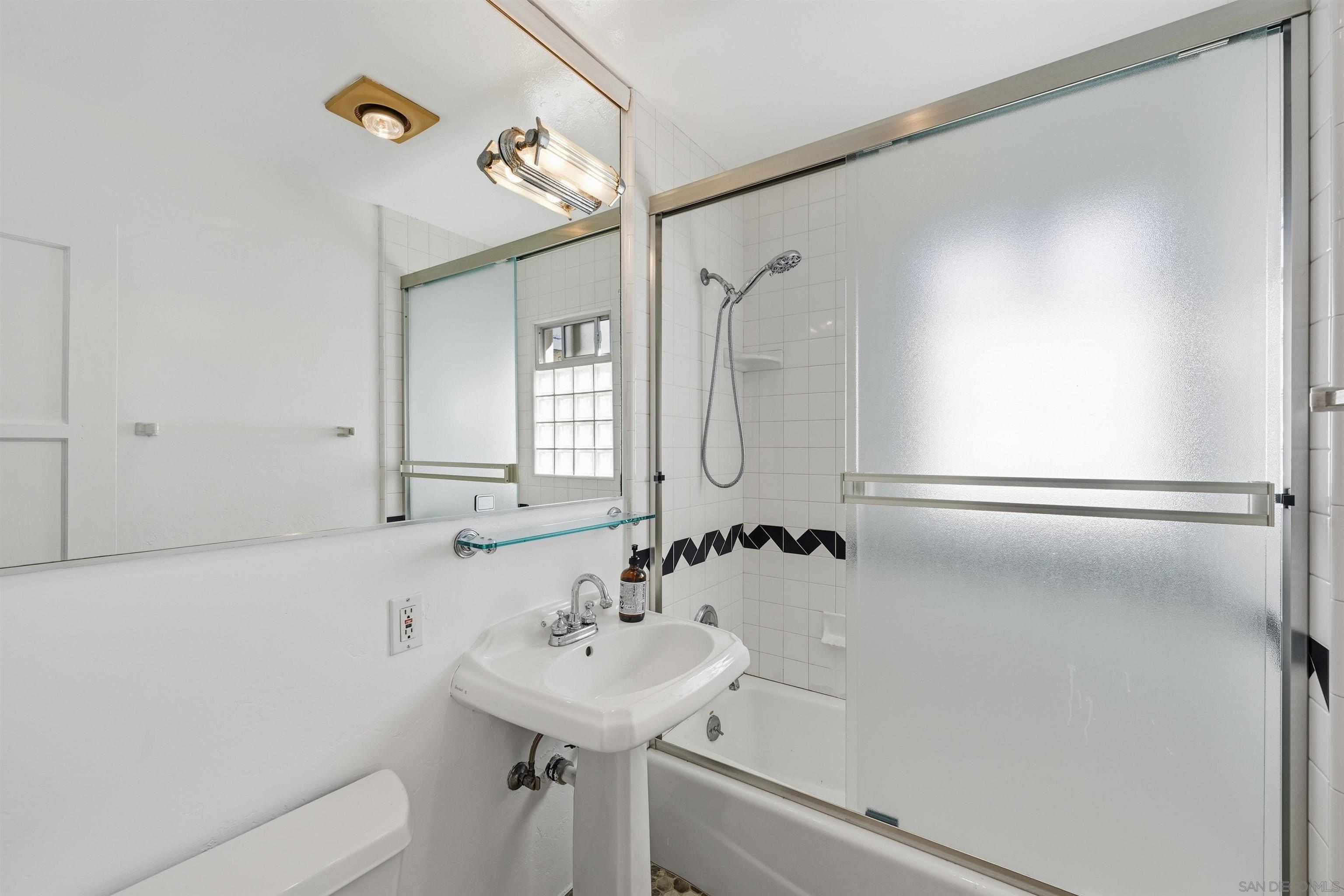 Detail Gallery Image 13 of 20 For 711 W Pennsylvania Avenue, San Diego,  CA 92103 - – Beds | – Baths