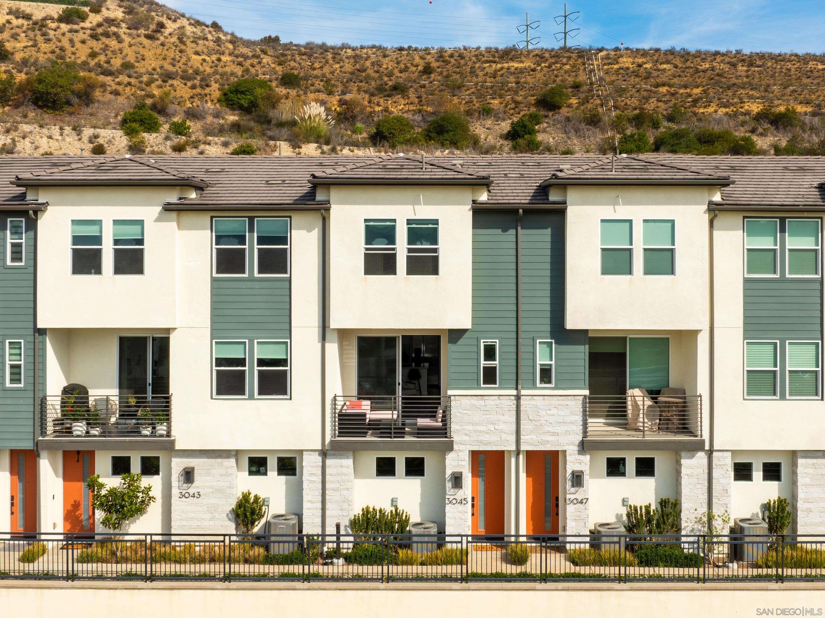 Front Image Thumbnail for SD250044022