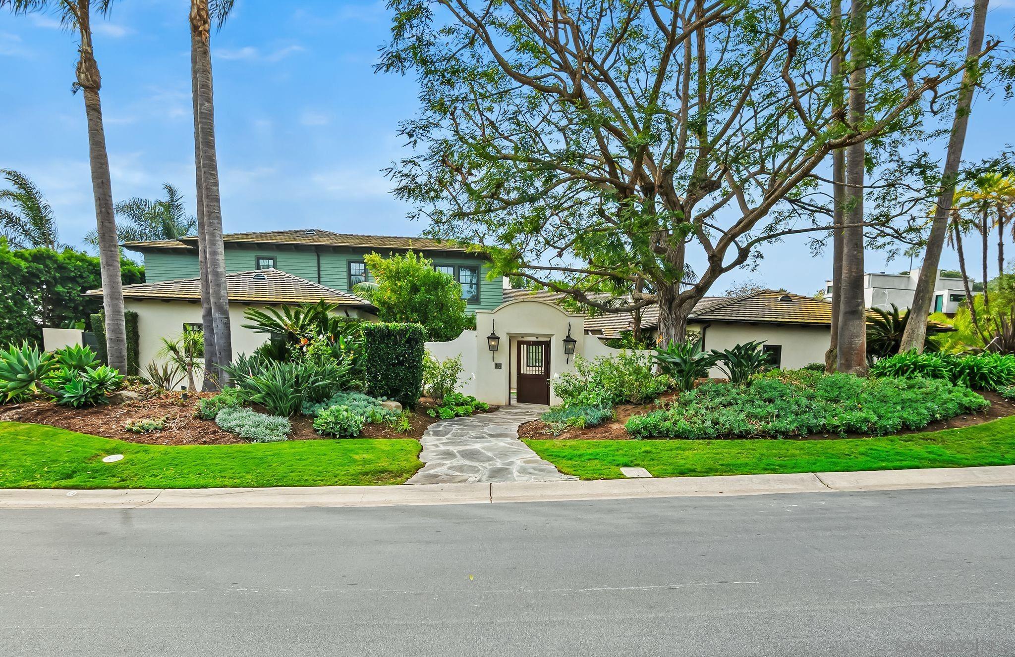 Detail Gallery Image 2 of 43 For 5930  Rutgers Rd, La Jolla,  CA 92037 - 6 Beds | 6/2 Baths