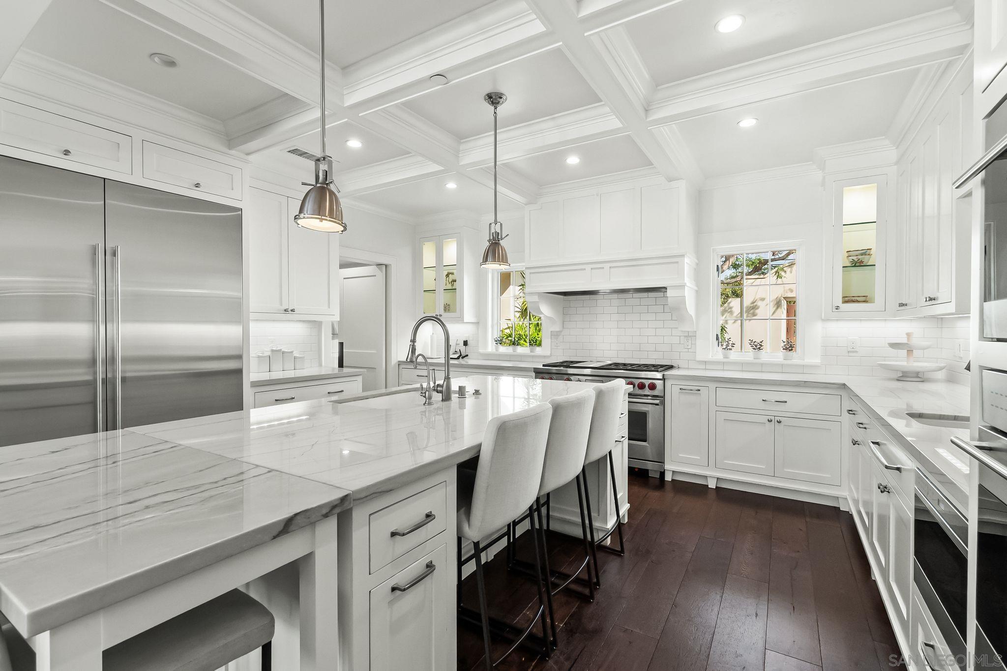 Detail Gallery Image 12 of 43 For 5930  Rutgers Rd, La Jolla,  CA 92037 - 6 Beds | 6/2 Baths