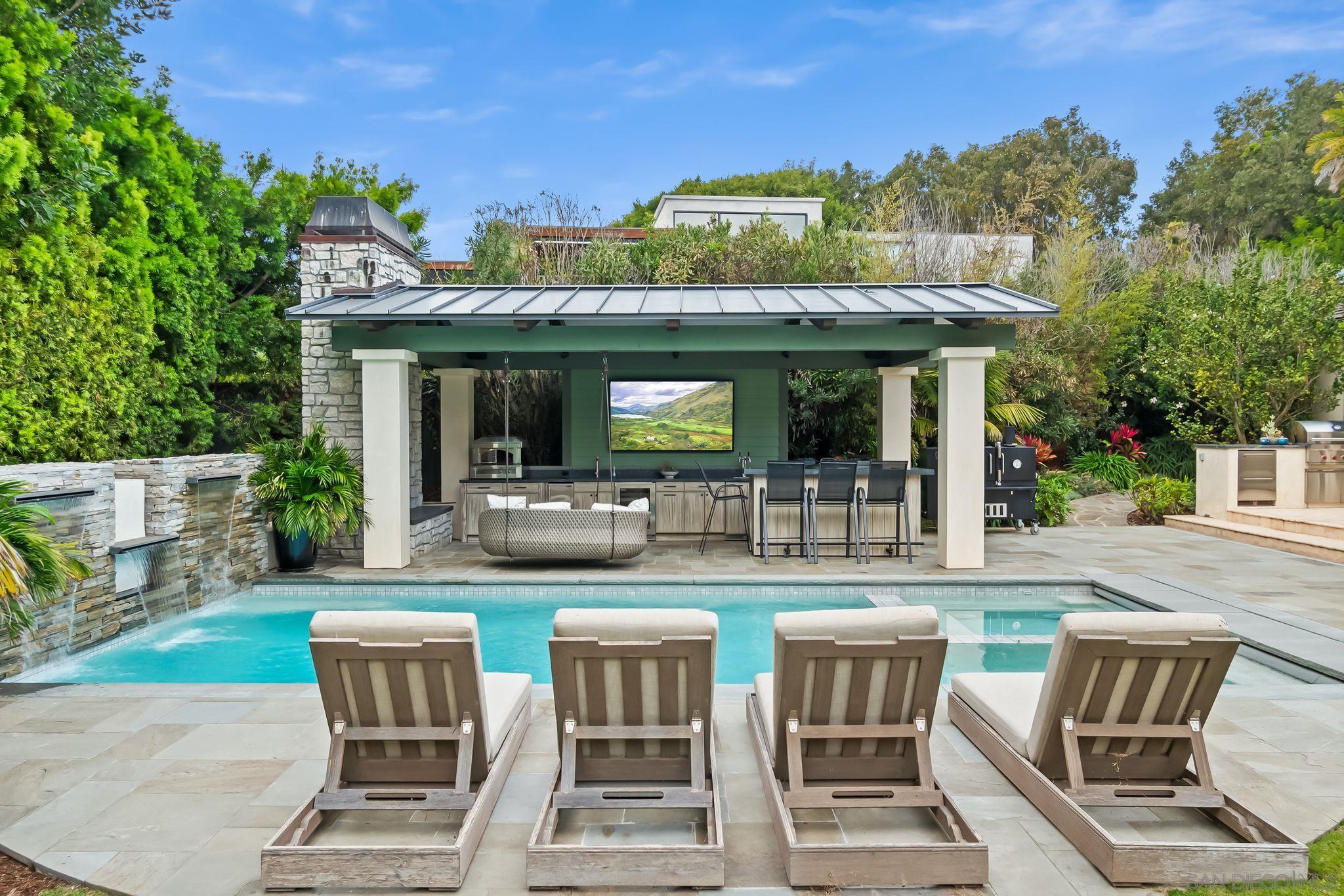 Detail Gallery Image 19 of 43 For 5930  Rutgers Rd, La Jolla,  CA 92037 - 6 Beds | 6/2 Baths