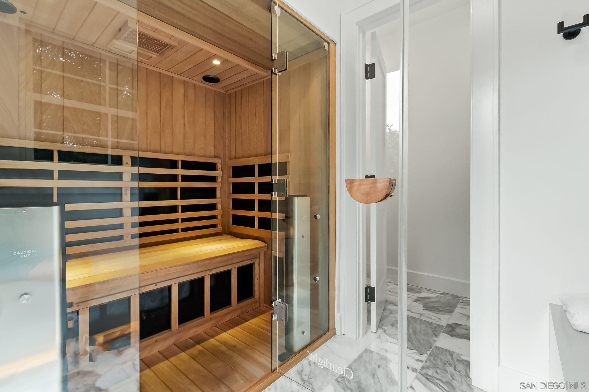 Detail Gallery Image 23 of 43 For 5930  Rutgers Rd, La Jolla,  CA 92037 - 6 Beds | 6/2 Baths